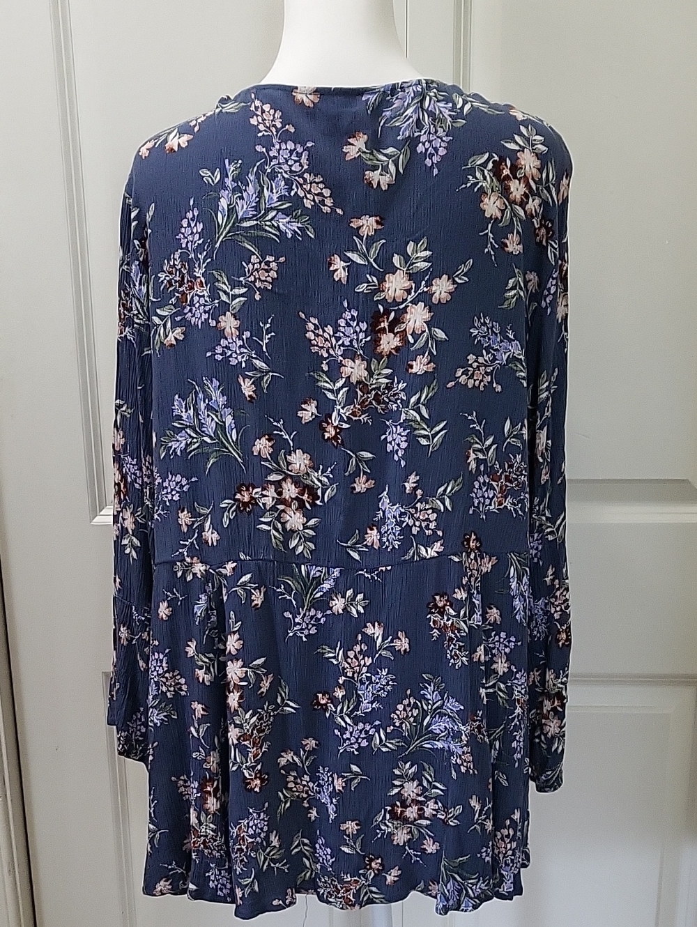 Torrid Boho Gauze Babydoll Top Size 3 3X Blue Floral Lace-Up Peasant Tunic - Picture 2 of 14